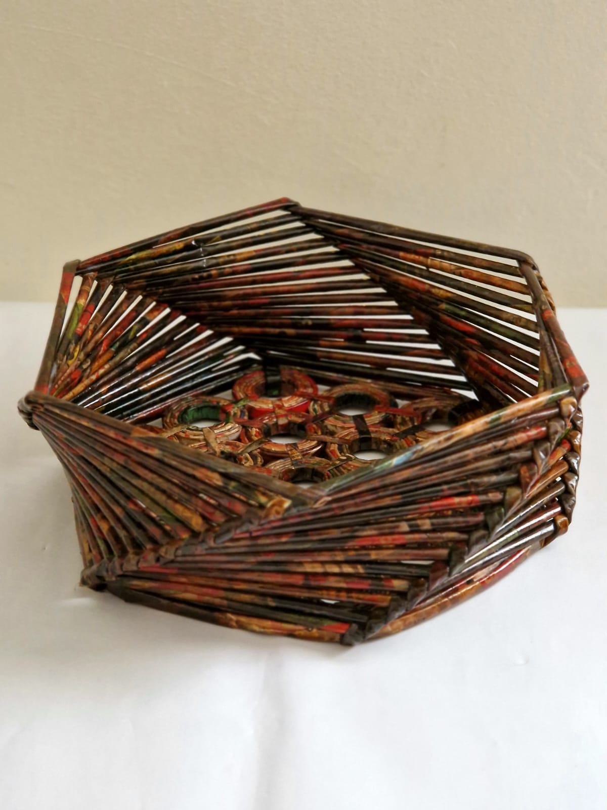 Cos din Hartie Reciclata