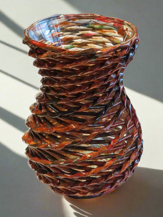 Vază handmade din hârtie reciclată