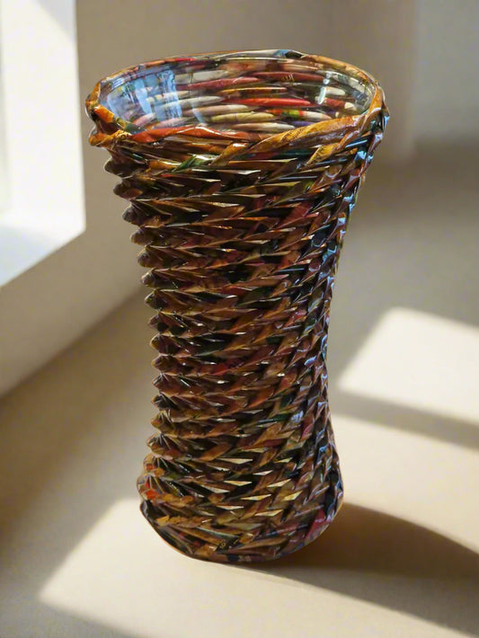 Vază handmade din hârtie reciclată