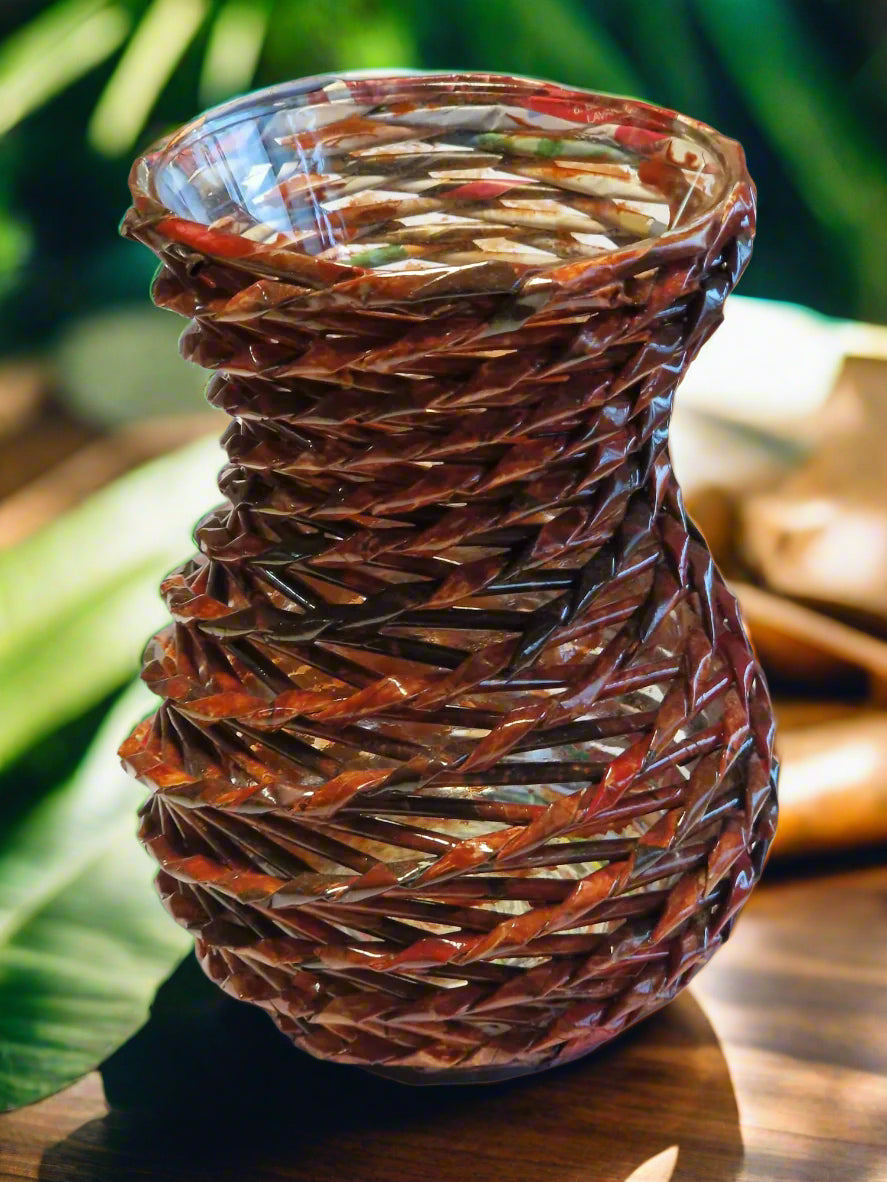 Vază handmade din hârtie reciclată