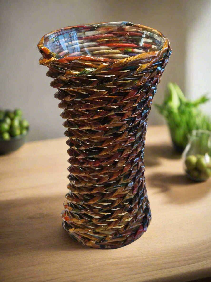 Vază handmade din hârtie reciclată